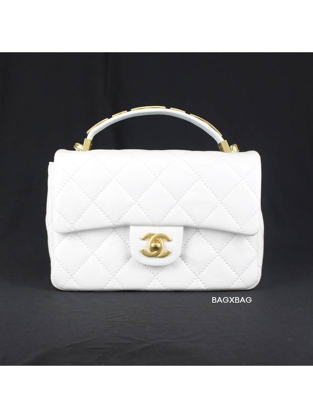 샤넬 CH 시즌 탑핸들 크로스백 화이트 금장 CH41BG077