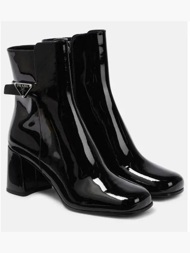 프라다 페이턴트 레더 앵클 부츠