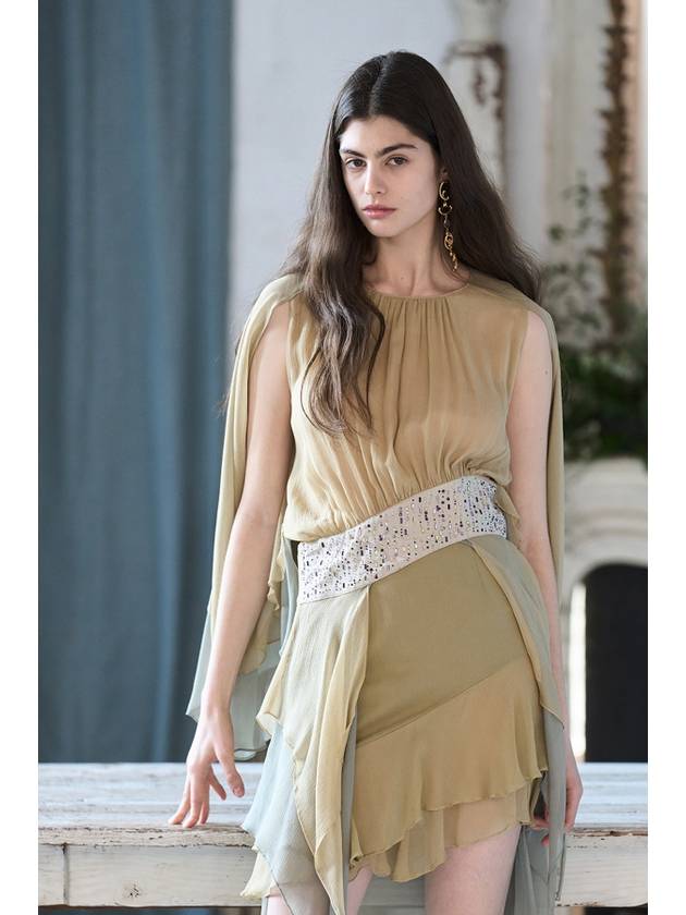 25SS 까이에 컷아웃 케이프 슬리브 언밸런스 실크 블라우스