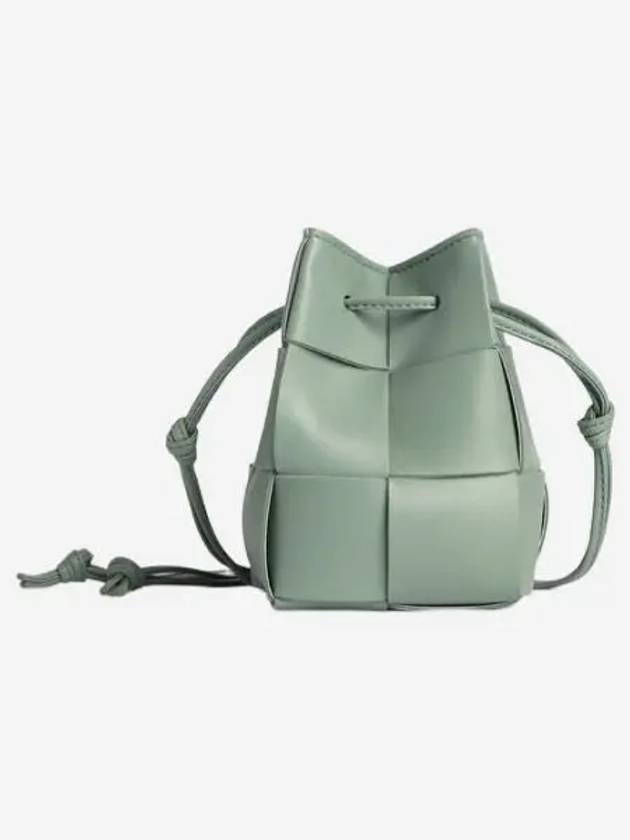 보테가 베네타 미니 레더 카세트 버킷백 뉴 세이지 Bottega Veneta Mini Leather Cassette Bucket Bag New Sage