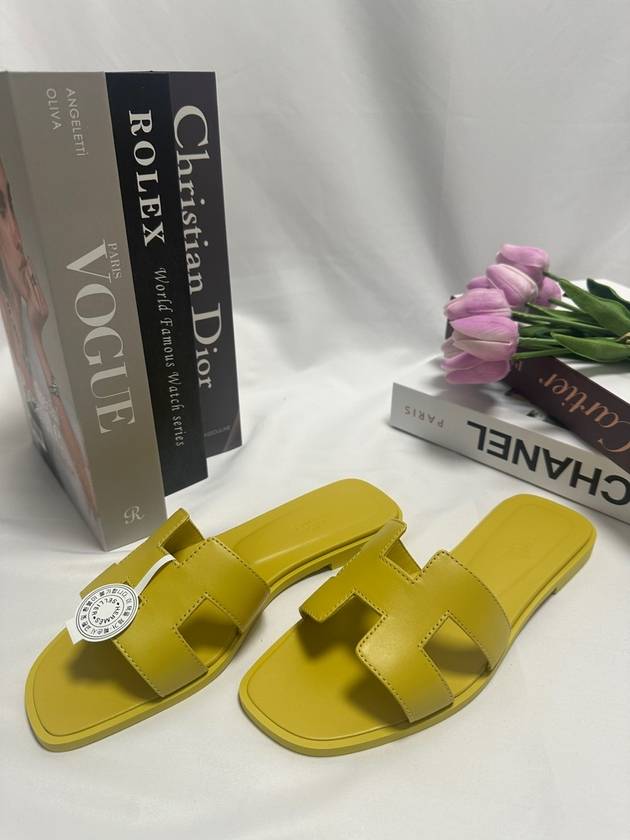 에르메스 오란 여성 슬리퍼 오란 존 엥뻬리알 옐로우 H202230Z 8R370
