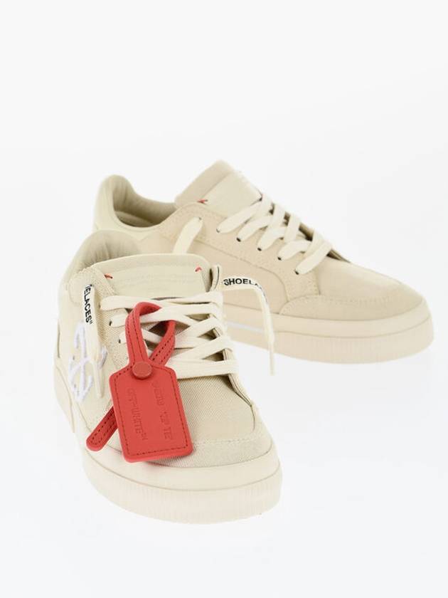 오프화이트 여성 로우탑 스니커즈