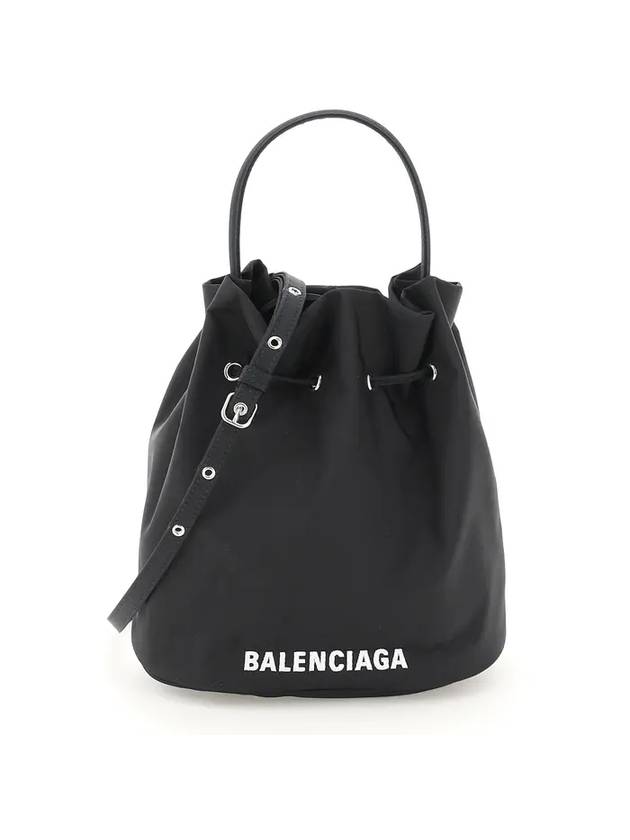 발렌시아가 휠 S 드로우스트링 버킷 백 블랙