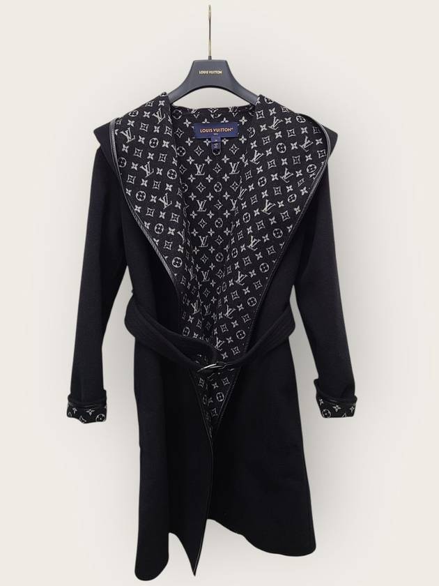 루이비통 블랙 화이트 모노그램 후디드 랩 코트 34
