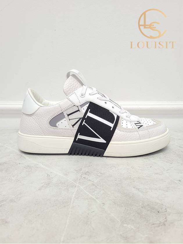 발렌티노 화이트 블랙 VLTN 로고 밴딩 레더 로우 스니커즈 42.5