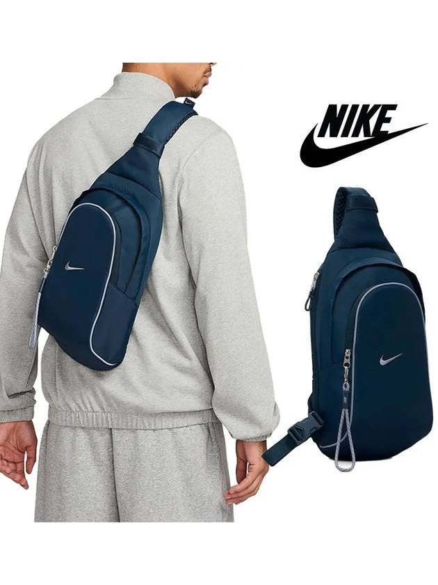 나이키 가방 숄더 스트랩 8L 슬링백 네이비