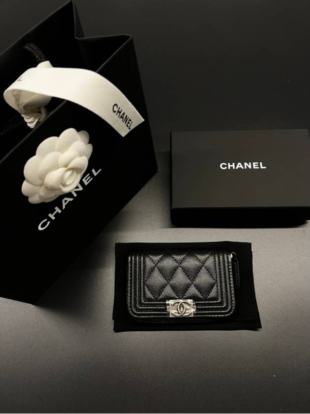 샤넬 클래식 보이 지퍼돌이 카드지갑 블랙 은장 A80602