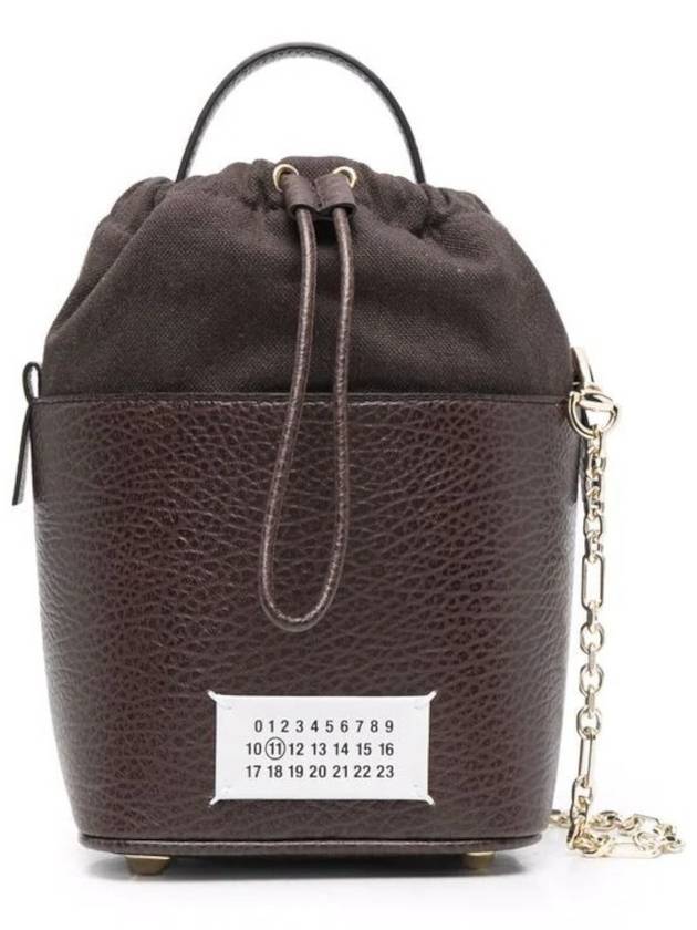 메종마르지엘라 5AC 넘버 로고 텍스처 레더 버킷 백 월넛