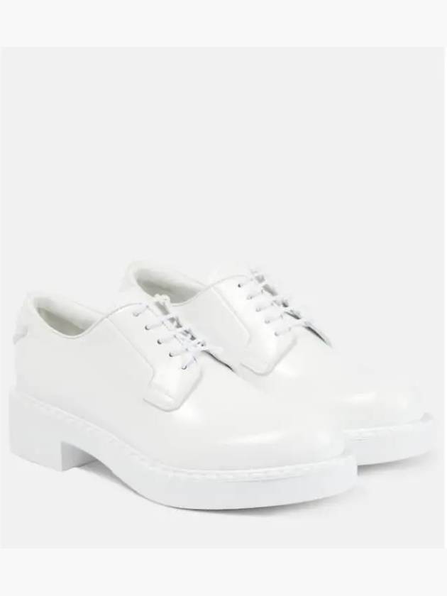 프라다 레더 더비 슈즈