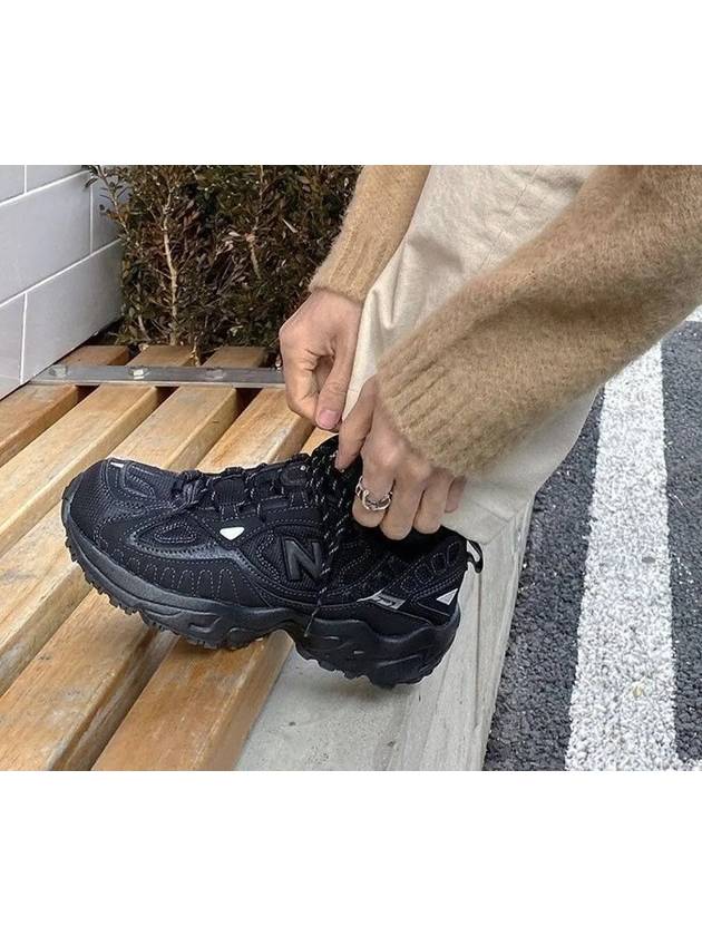 뉴발란스 703 트리플 블랙 트레일 우먼스 WL703CB