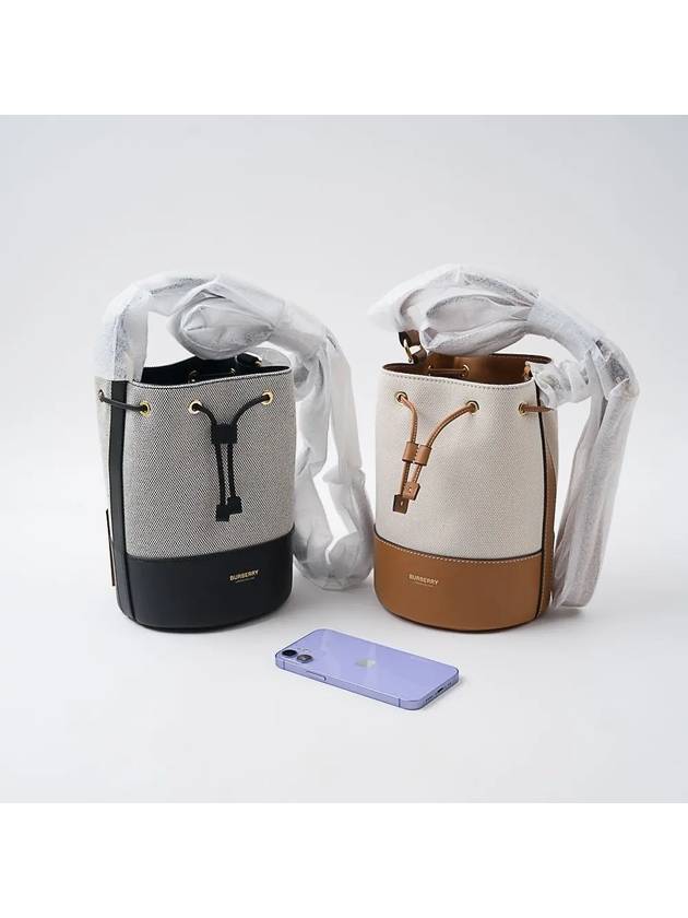 버버리 드로스트링 캔버스 미니 버킷백 80846141 80895711