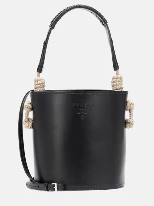 프라다 땅부르 레더 버킷 백