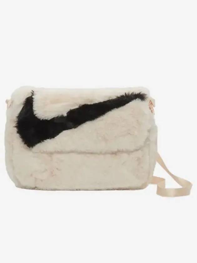 나이키 NSW 퓨추라 365 포우 퍼 크로스바디백 1L 화이트 Nike NSW Futura 365 Faux Fur Crossbody Bag 1L White