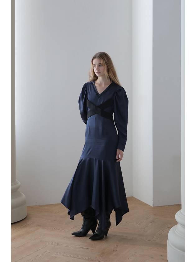 24FW V넥 크로스 디테일 언밸런스 롱원피스