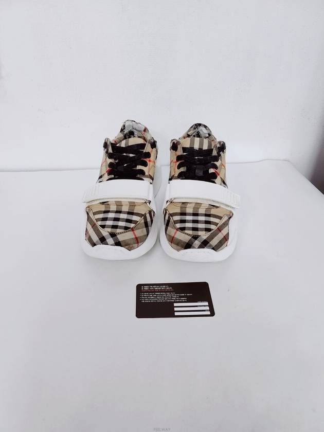 버버리 남성 스니커즈