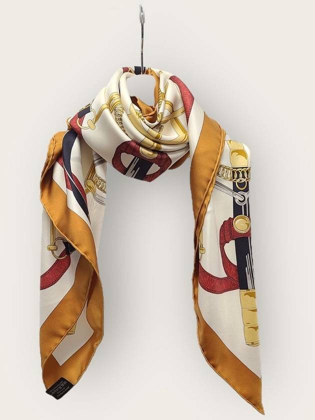 에르메스 아이보리 벨티드 크롭 프린팅 까레 90