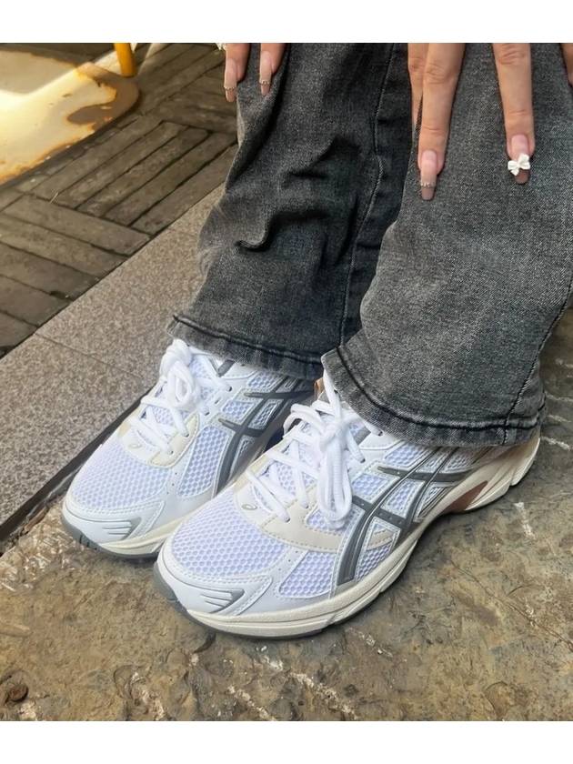 아식스 Gel 1130 화이트 클레이 그레이 1201A256 112