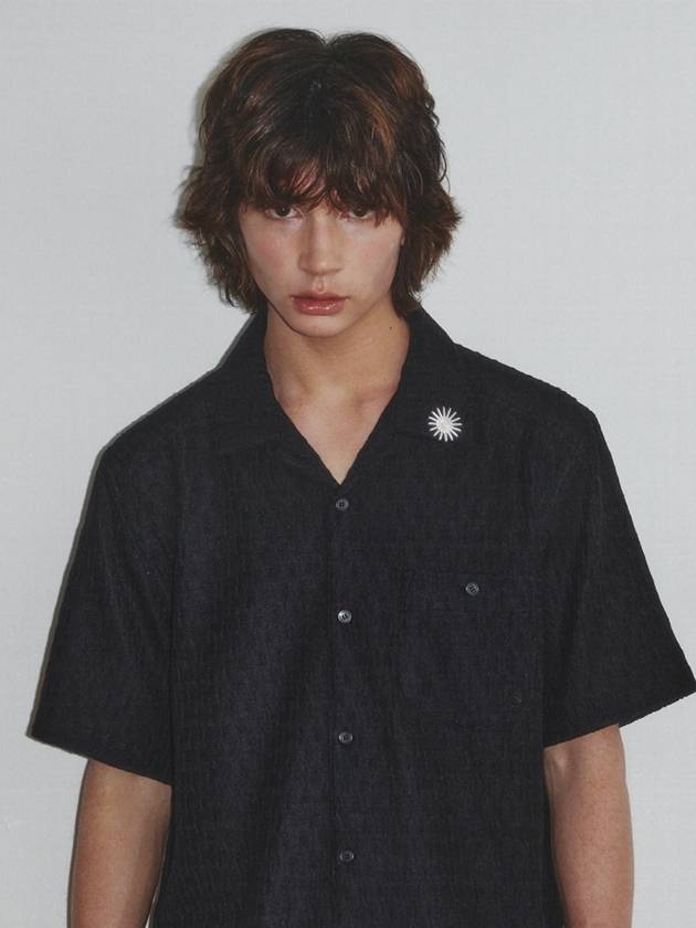 Wrikle Emboss Open Collar Shirt_Black