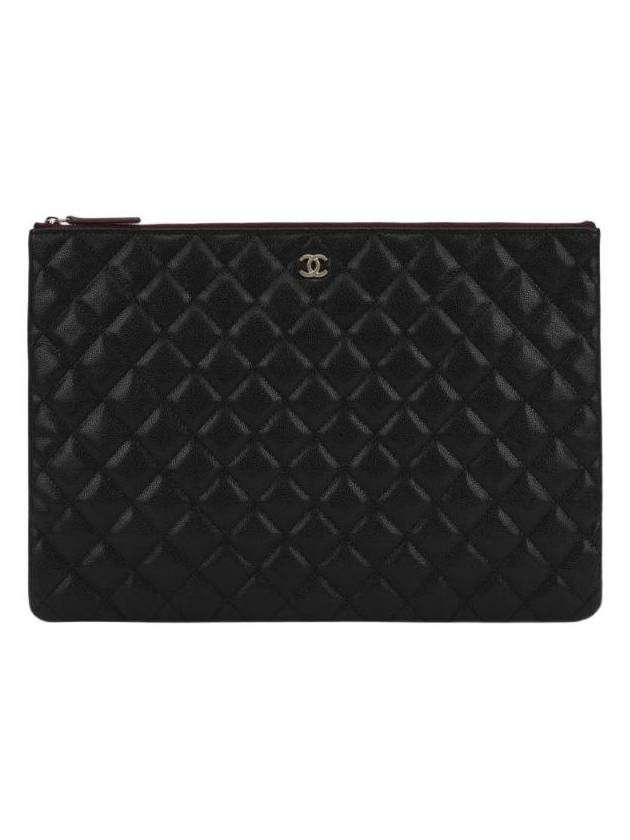 샤넬 클래식 라지 파우치 그레인드 카프스킨 골드 메탈 블랙 A82552 B01481 C3906