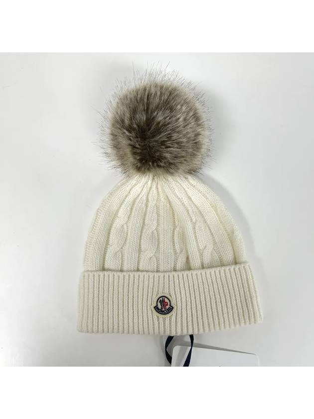 25SS 몽클레르 여성 폼폼 비니 화이트 3B00022M4281 035 BERRETTO