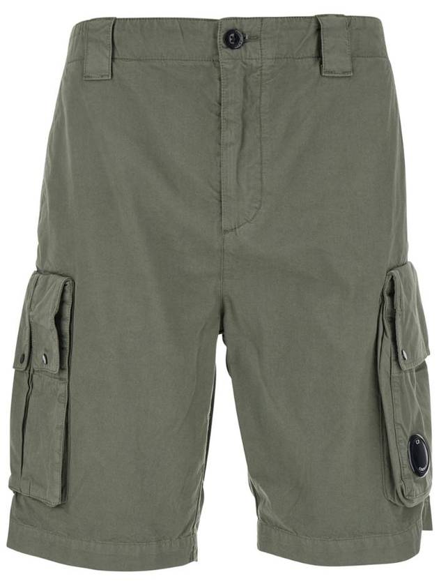 C.P. COMPANY 18CMBE315A110340O669 Green Bermuda Pants with Belt Loops and Two Maxi Patch Pockets on the Side in Cotton Man