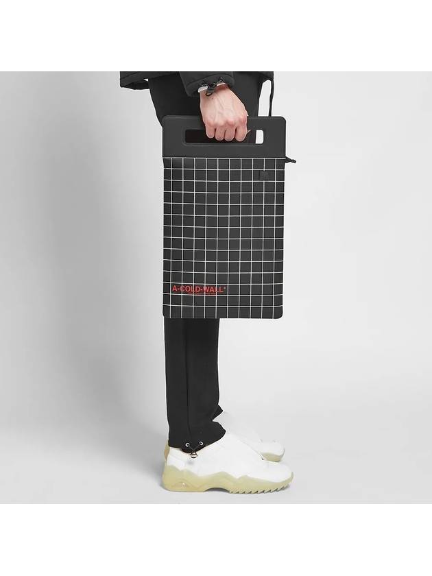 어콜드월  A-COLD-WALL
OVERLOCKED BLACK GRID PRINT bag