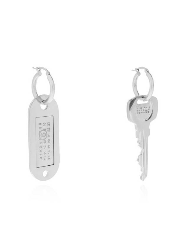 MM6 Maison Margiela 로고가 새겨진 장식 귀걸이