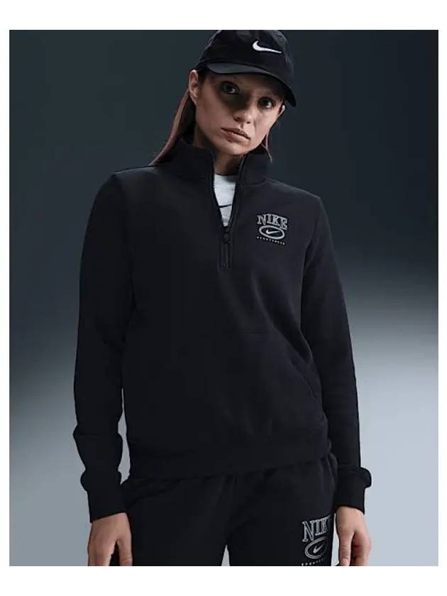 나이키 스포츠웨어 클럽 플리스 후리스 우먼 목 넥 1 2 하프집업 그래픽 탑 상의 HJ0985 010