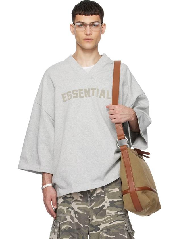 24SS 피어오브갓 에센셜 앞로고 풋볼 V넥 반팔 티셔츠 라이트헤더