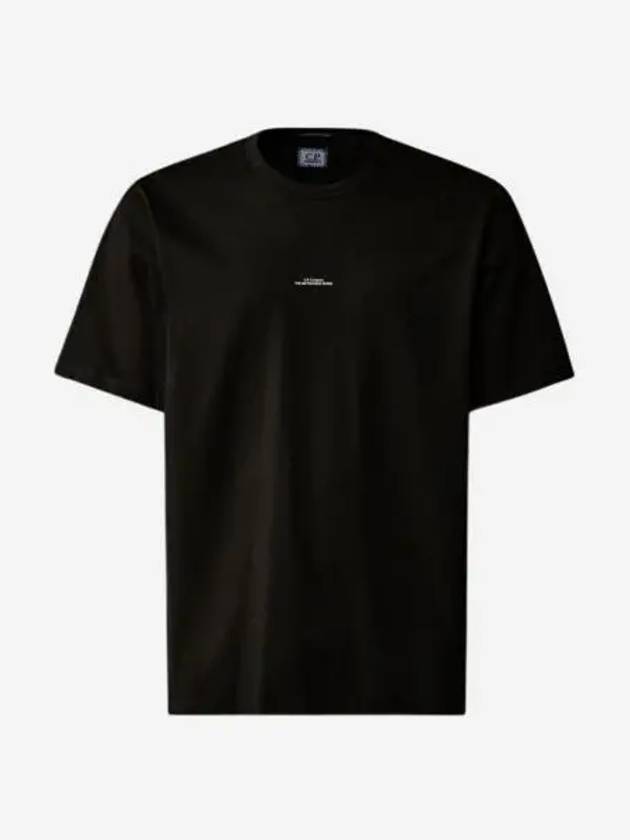 C.P. 컴퍼니 메트로폴리스 시리즈 머서라이즈드 저지 로고 배지 티셔츠 블랙 24SS C.P. Company Metropolis Series Mercerized Jersey Logo Print T Shirt Black 24SS