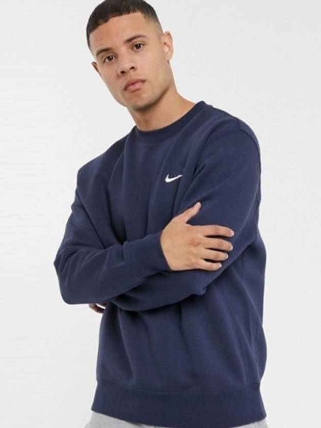 01-839667-451-나이키-스우시크루티셔츠-네이비