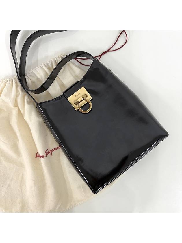 페라가모 여성숄더백 168 1357928