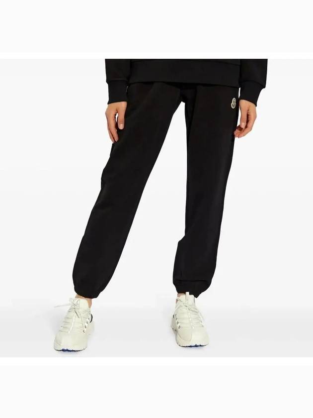 몽클레르 8H00010 89A1K 999 여성 로고 패치 코튼 블랙 스웨트 팬츠
