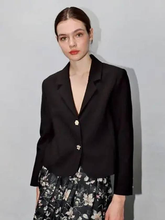 데미지니모닉 진주 투버튼 크롭 자켓 블랙