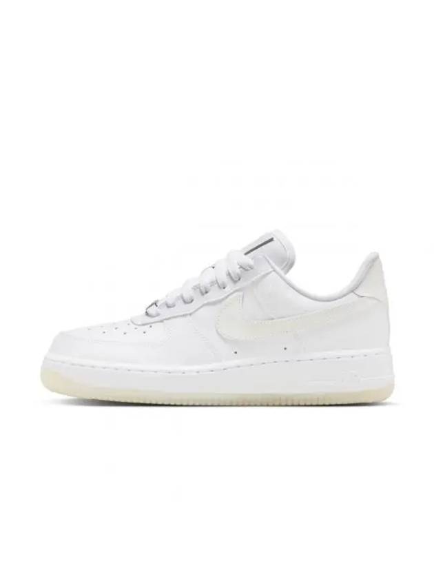 나이키 에어포스1 '07 스우시 로우탑 스니커즈 화이트