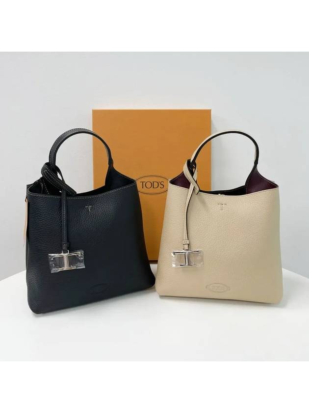 24FW 토즈 여성 미니 T 타임리스 토트 백 베이지 블랙 XBWAPAA9100 QNK