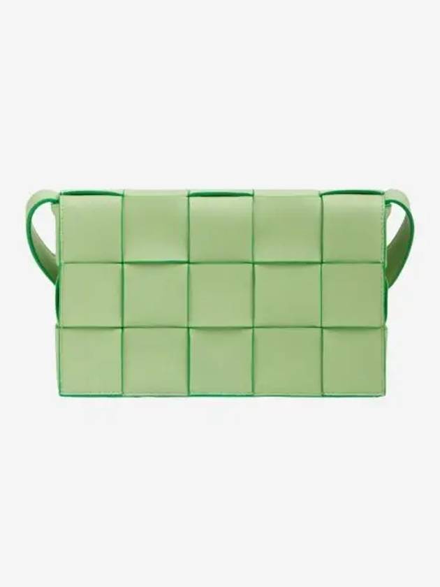 보테가 베네타 그레인드 레더 카세트 크로스바디백 피스타치오 페러킷 Bottega Veneta Grained Leather Cassette Crossbody Bag Pistachio Parakeet