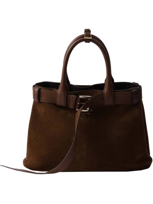 프라다 버클 벨트 디테일 스웨이드 미디엄 토트 백 브라운