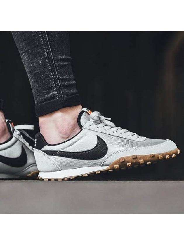 01-881183-100-나이키-와플레이서-라이트본블랙검솔