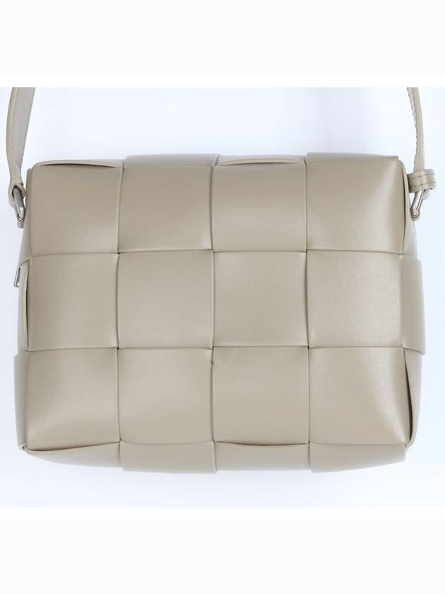 보테가베네타 카세트 카메라백 베이지