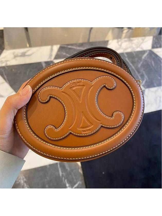 셀린느 트리오페 오벌 크로스백 10I703DPQ