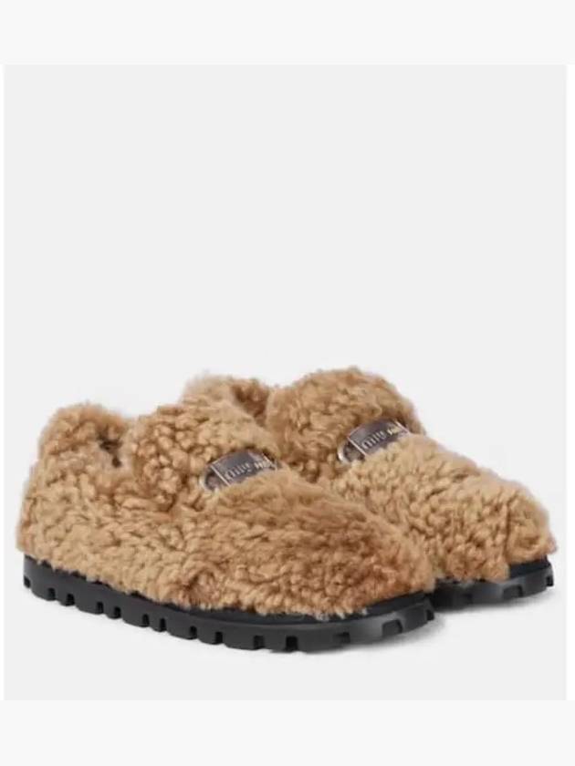 미우미우 시어링 로퍼