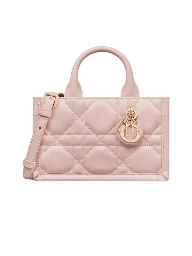 디올 스트랩 매크로까나쥬 카프스킨 미니 북 토트 파우더 핑크 S5573OWHP M413