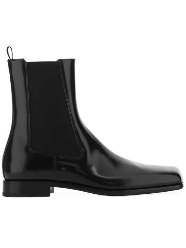 프라다 브러시드 레더 스퀘어 토 첼시 부츠 블랙