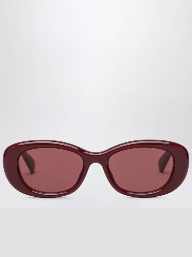 GUCCI Oval Sunglasses in burgundy colour