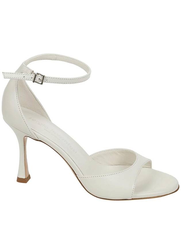 Sergio Levantesi Pumps