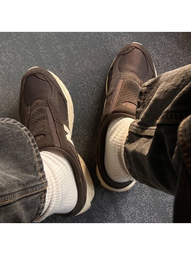 뉴발란스 2002 알엠 브라운 코듀로이 슬립온 슬라이드 뮬 남녀공용 운동화 M2002RME