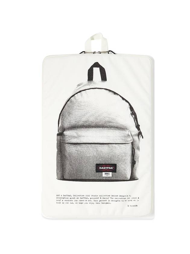 메종마르지엘라 x 이스트팩 포스터 백팩 화이트