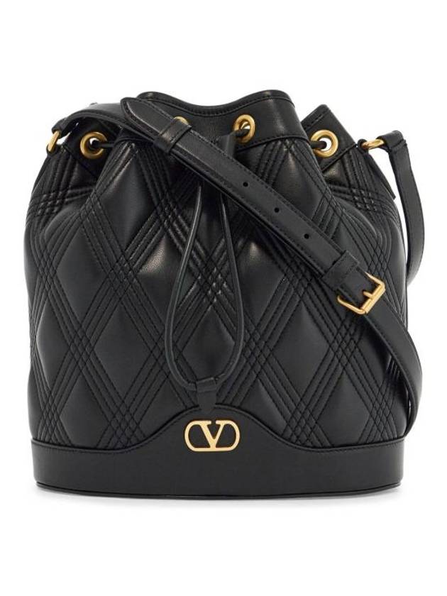 발렌티노 가라바니 나파 레더 퀼팅 버킷 백 블랙