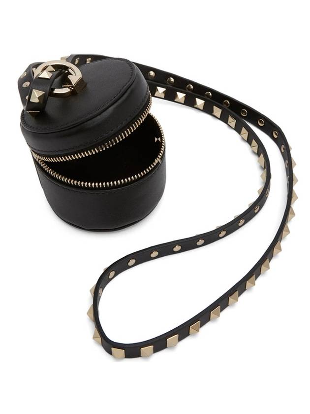 발렌티노 락스터드 넥 파우치 백 블랙